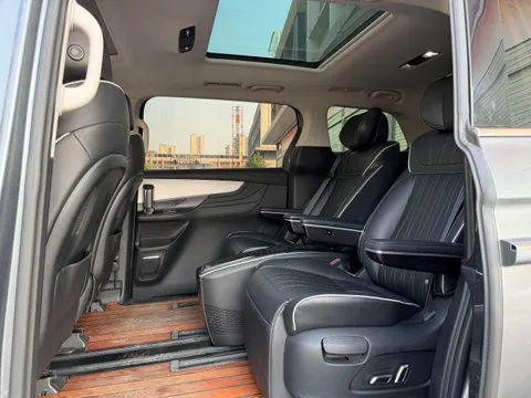 Roewe iMAX8