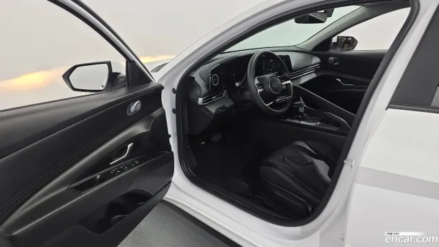 Hyundai Elantra (Avante)