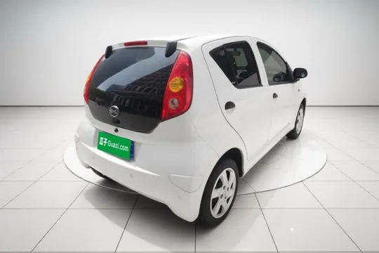 BYD F0