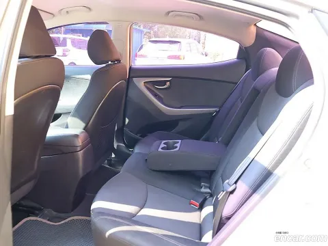 Hyundai Elantra (Avante)