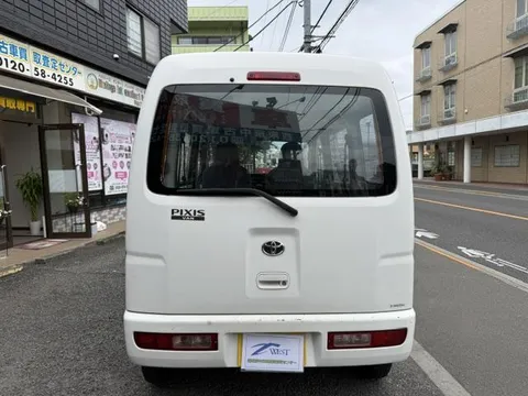 Toyota Pixis Van