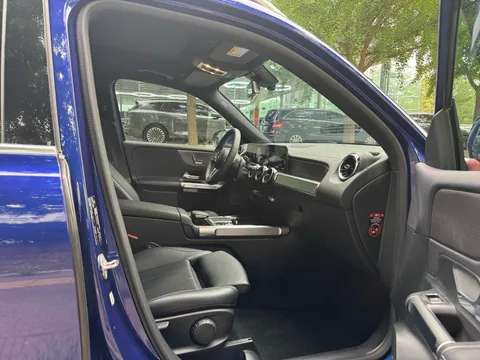 Mercedes-Benz Mercedes-Benz GLB