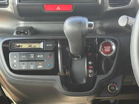 Honda N-BOX Slash
