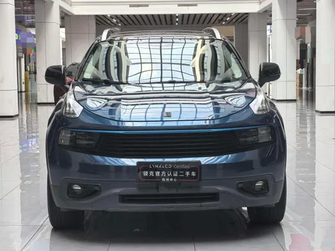 Lynk & Co 01