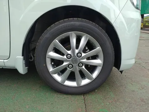 Daihatsu Mira Tocot