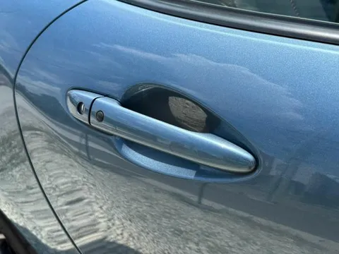 Mazda MX-5 (Roadster)