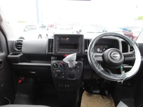 Nissan Clipper Van