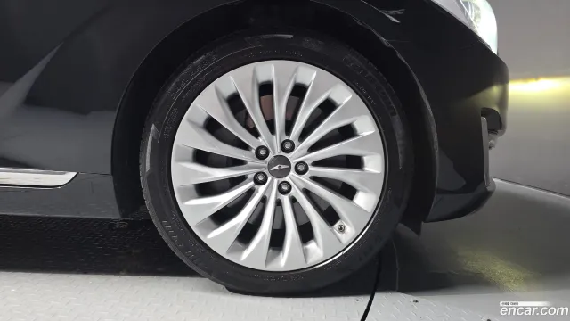 Genesis G90 (EQ900)
