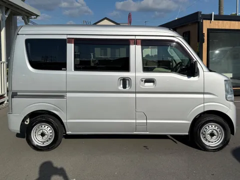Mitsubishi Minicab Van