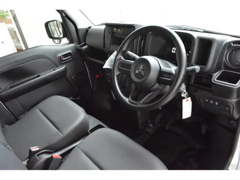 Mitsubishi Minicab Van