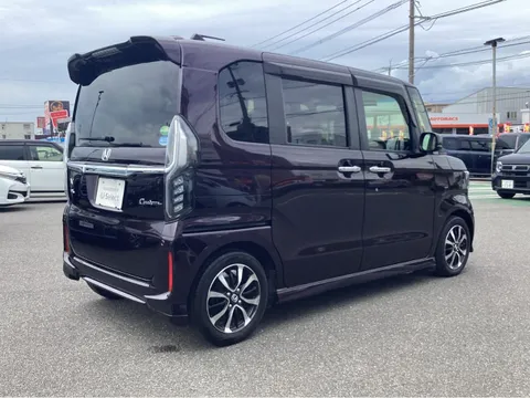 Honda N-BOX Custom