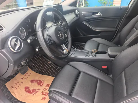Mercedes-Benz Mercedes-Benz GLA