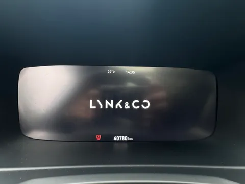 Lynk & Co 06