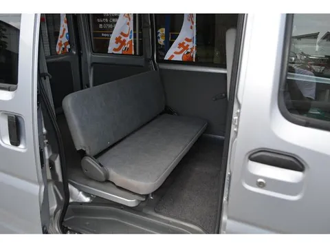 Nissan Clipper Van