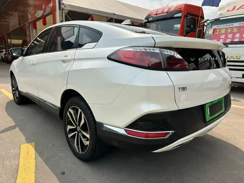 Venucia T90