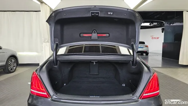 Genesis G90 (EQ900)