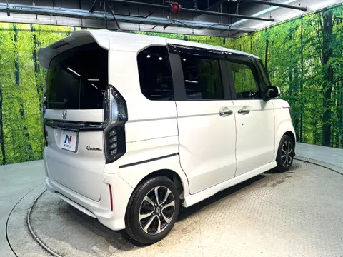 Honda N-BOX Custom