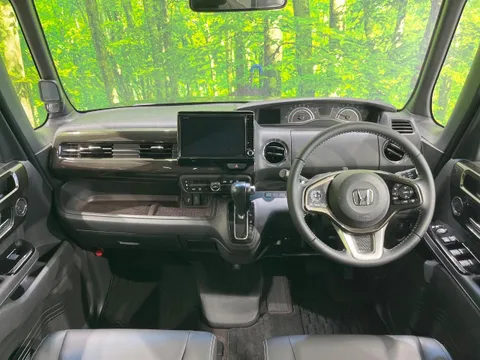 Honda N-BOX Custom