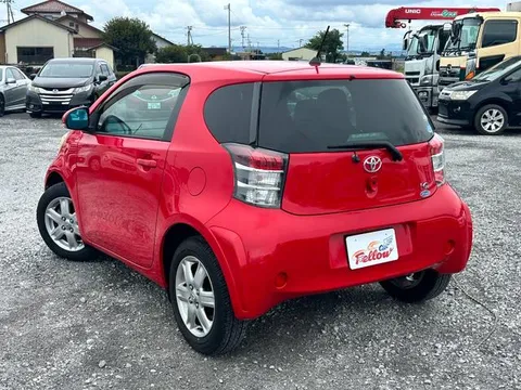 Toyota iQ
