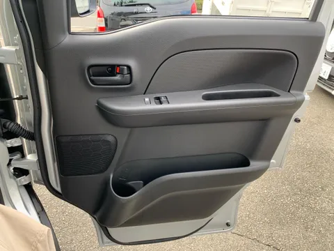 Mitsubishi Minicab Van