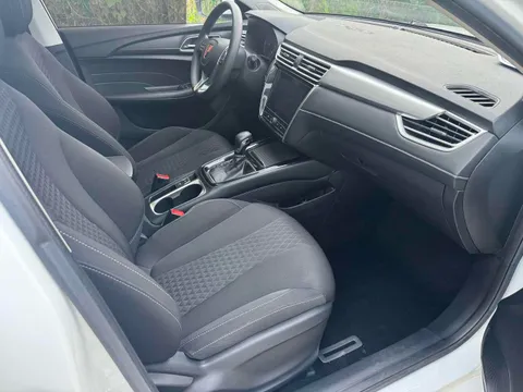Roewe i5