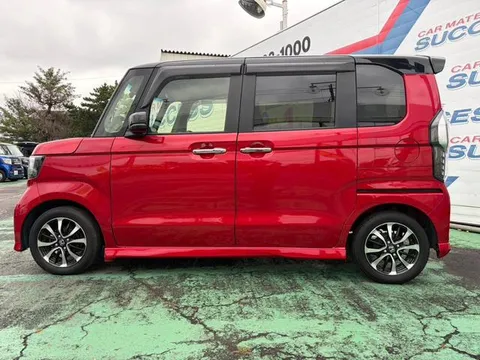 Honda N-BOX Custom