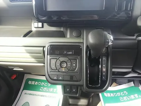 Suzuki Spacia Gear