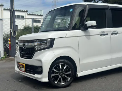 Honda N-BOX Custom