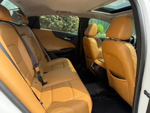 Chevrolet Malibu XL