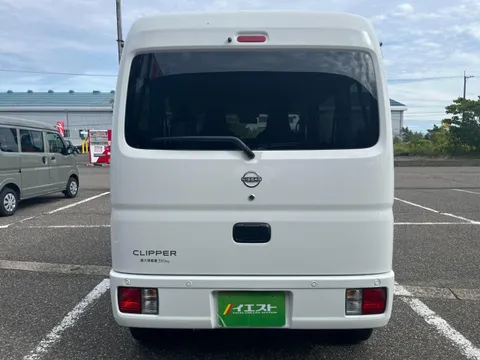 Nissan Clipper Van
