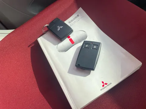 Mitsubishi I