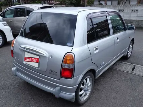 Daihatsu Mira Gino