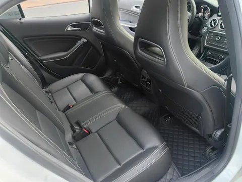 Mercedes-Benz Mercedes-Benz GLA