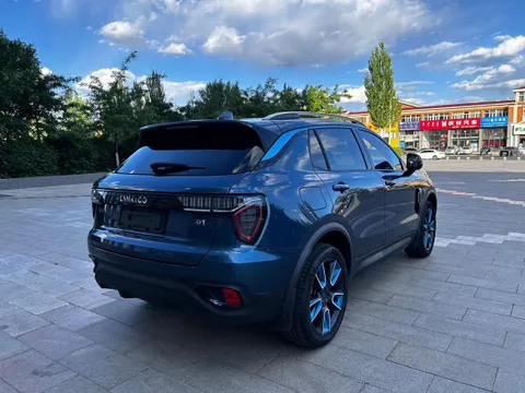 Lynk & Co 01