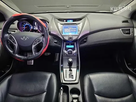 Hyundai Elantra (Avante)