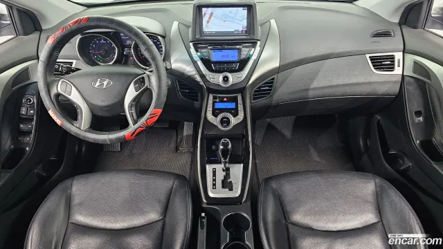 Hyundai Elantra (Avante)