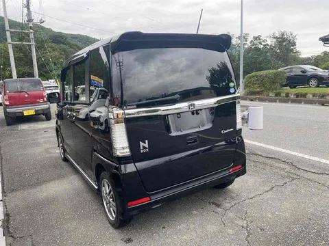 Honda N-BOX Custom