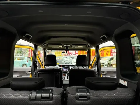 Toyota Pixis Mega