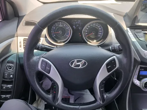 Hyundai Elantra (Avante)