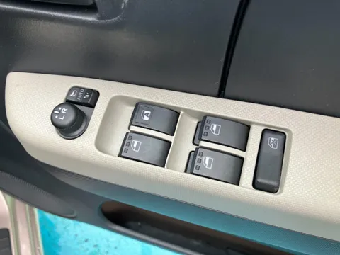Daihatsu Mira Tocot