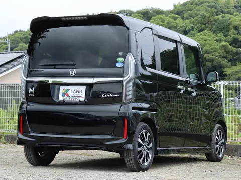 Honda N-BOX Custom