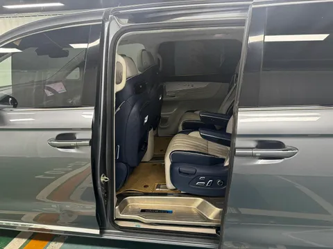 Roewe iMAX8