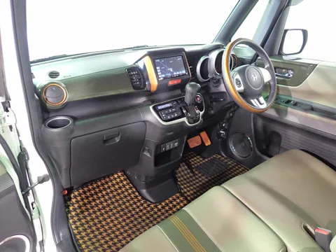 Honda N-BOX Slash