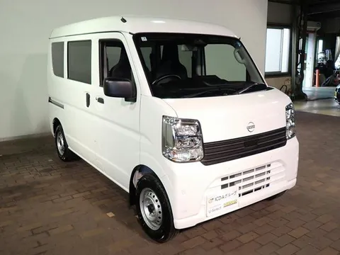 Nissan Clipper Van