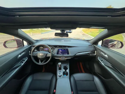 Cadillac XT4