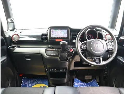 Honda N-BOX Custom