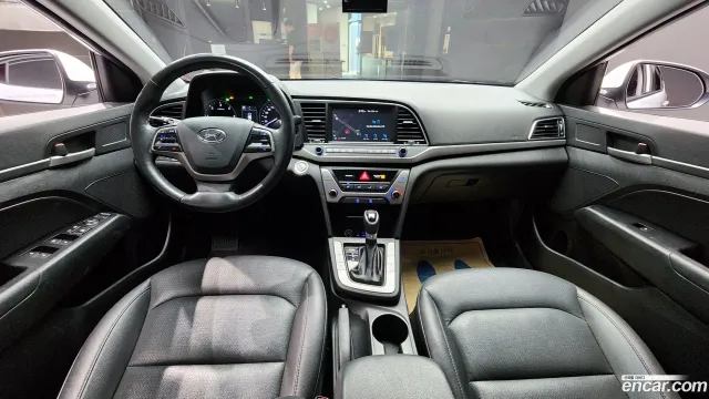 Hyundai Elantra (Avante)