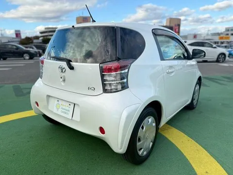 Toyota iQ