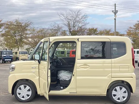 Suzuki Spacia