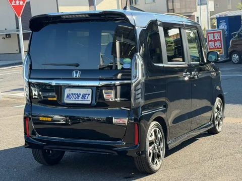 Honda N-BOX Custom